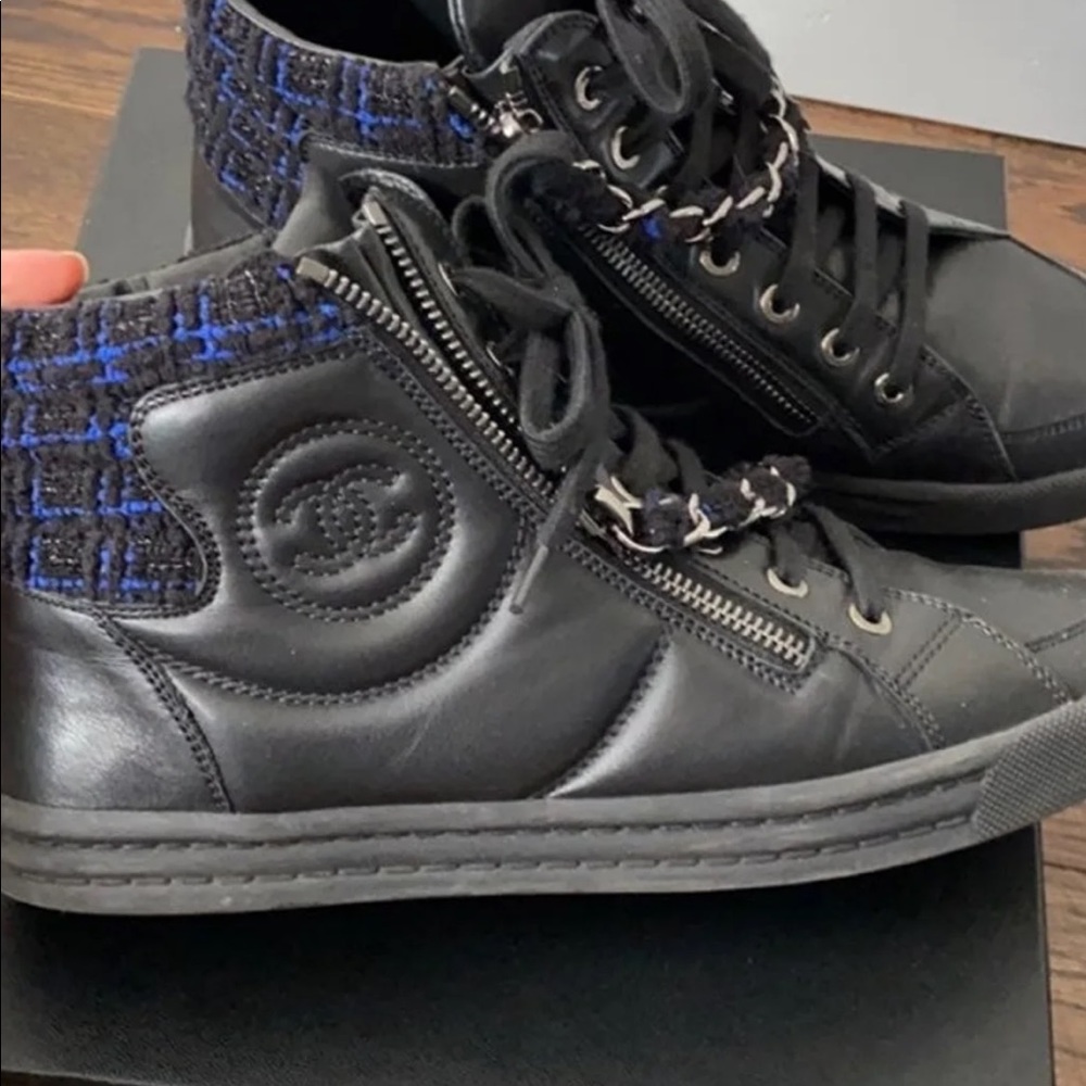 Chanel sneaker